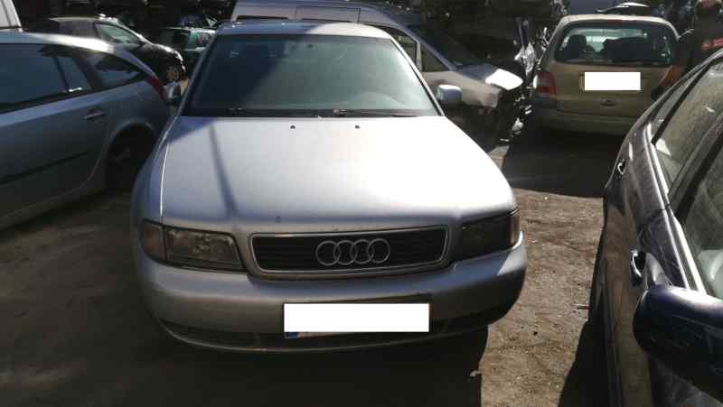 AUDI A4 B5/8D (1994-2001) Повторитель переднего правого крыла 8D0953050A 24793247