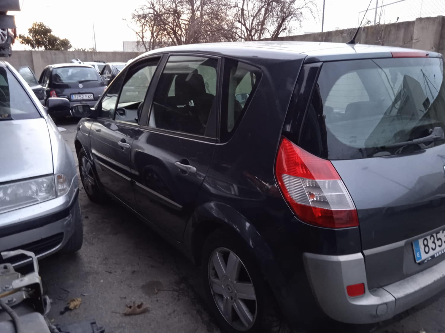 RENAULT Scenic 2 generation (2003-2010) Вентилатор с дифузьор 8200151465 24805354