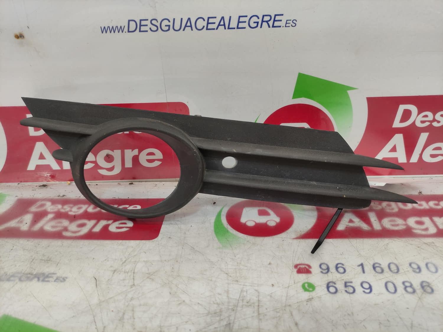 OPEL Corsa D (2006-2020) Front Right Grill 24802891