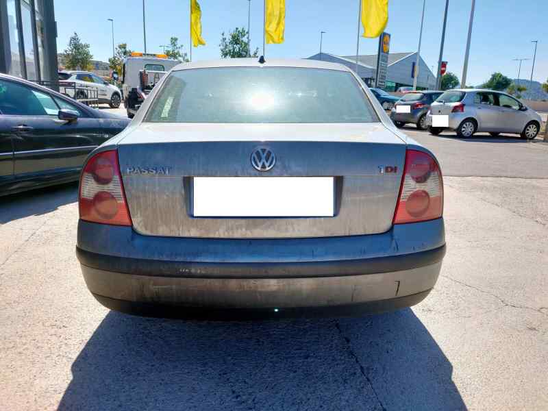 VOLKSWAGEN Passat B5 (1996-2005) Vasemman puolen siipipeili 3B0857933 24801789