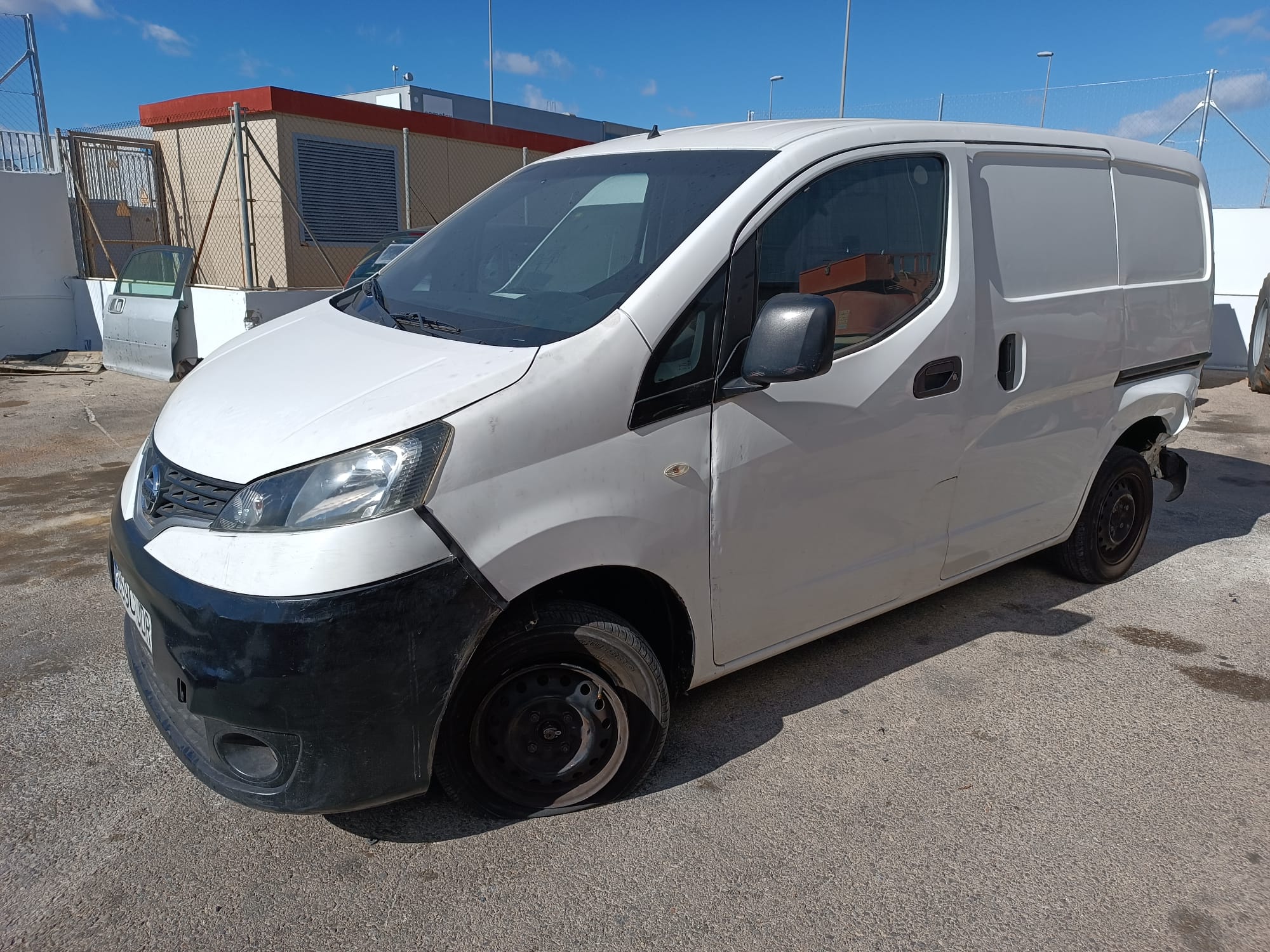 NISSAN NV200 1 generation (2009-2023) Левая противотуманка переднего бампера 89210600 24813683