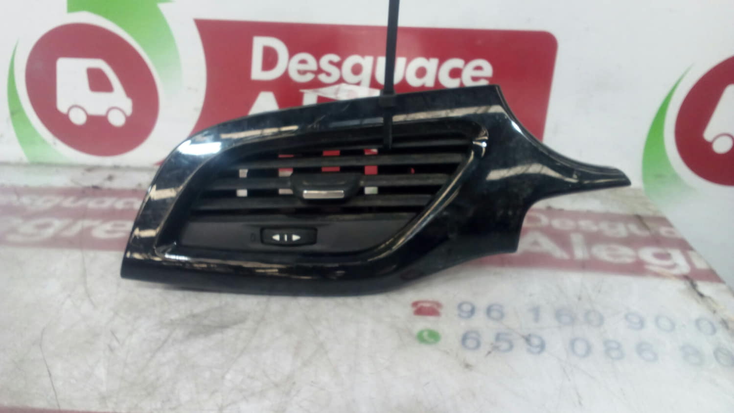 OPEL Corsa D (2006-2020) Cabin Air Intake Grille 13384931 24803992