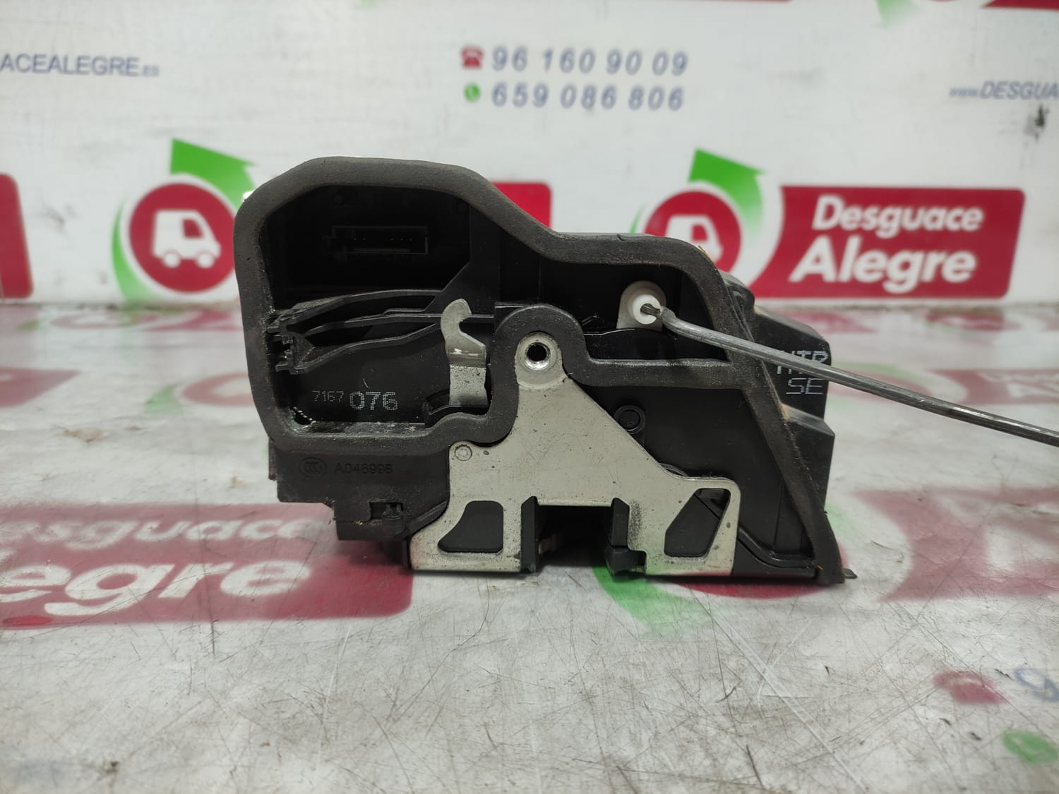 BMW 3 Series E90/E91/E92/E93 (2004-2013) Încuietoare ușa spate dreapta 7167076 24803251