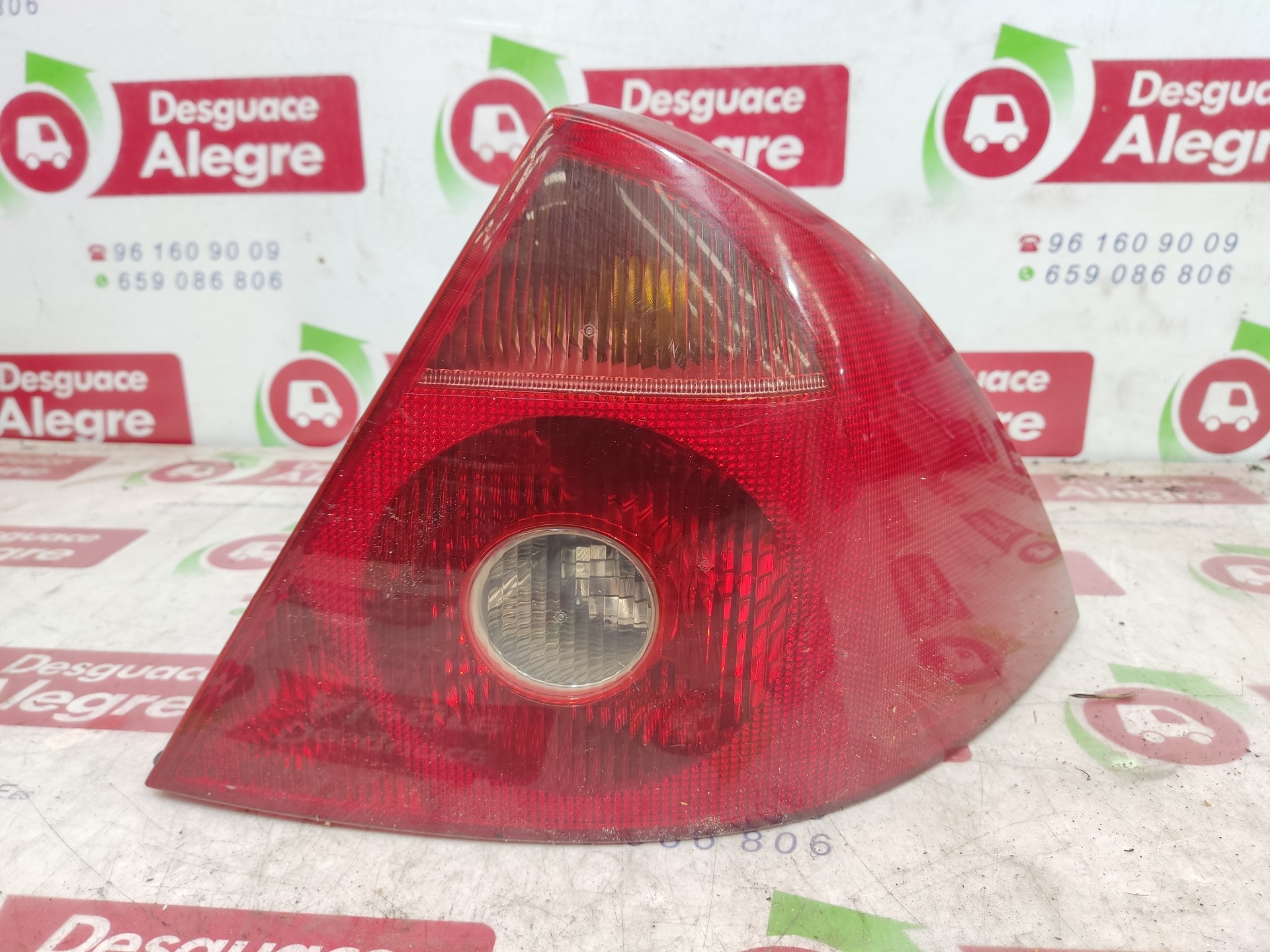 FORD Mondeo 3 generation (2000-2007) Rear Right Taillight Lamp 1S7113404A 24813735