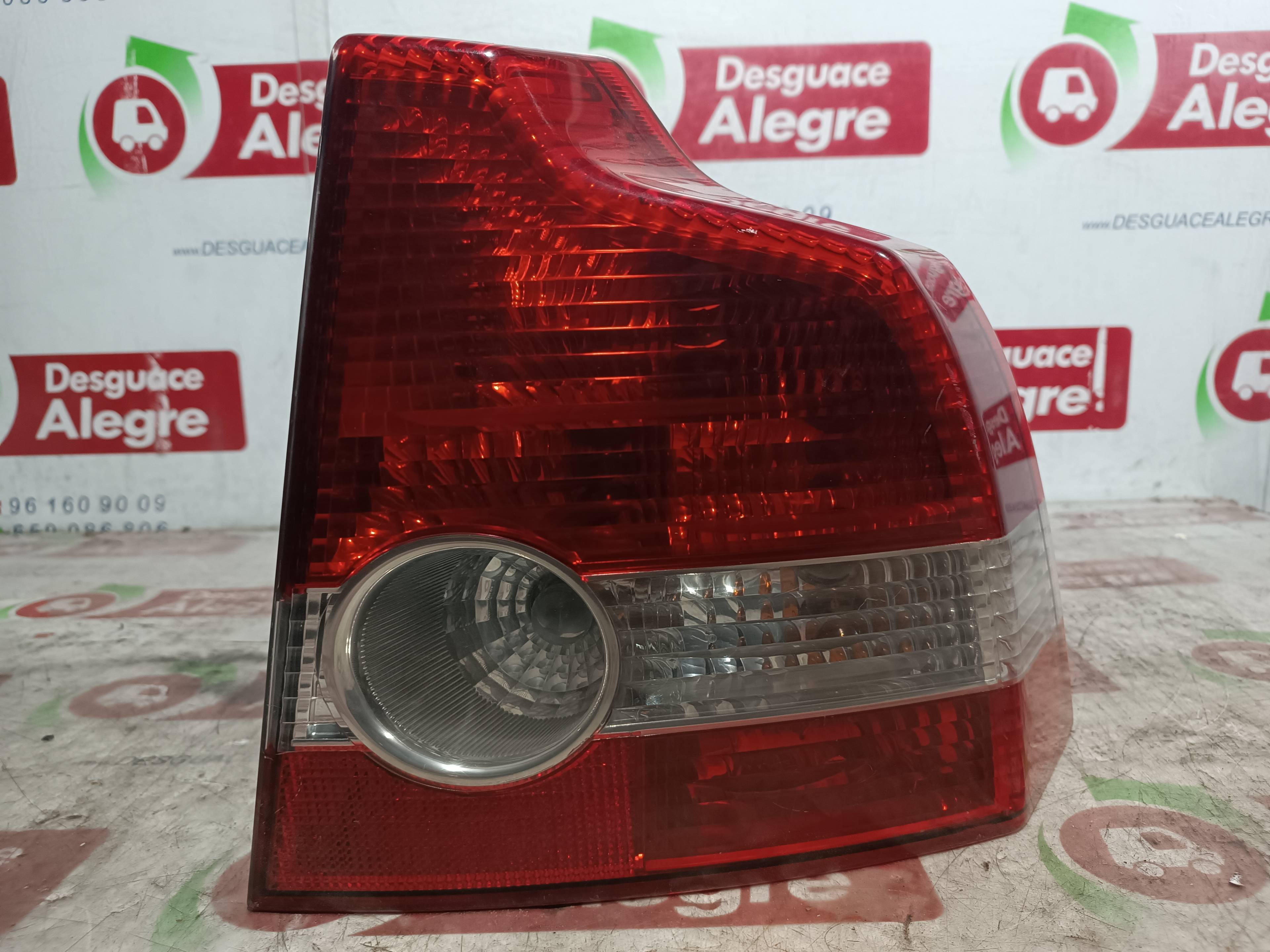 VOLVO S40 2 generation (2004-2012) Rear Right Taillight Lamp 28130212, 30698913 24857224