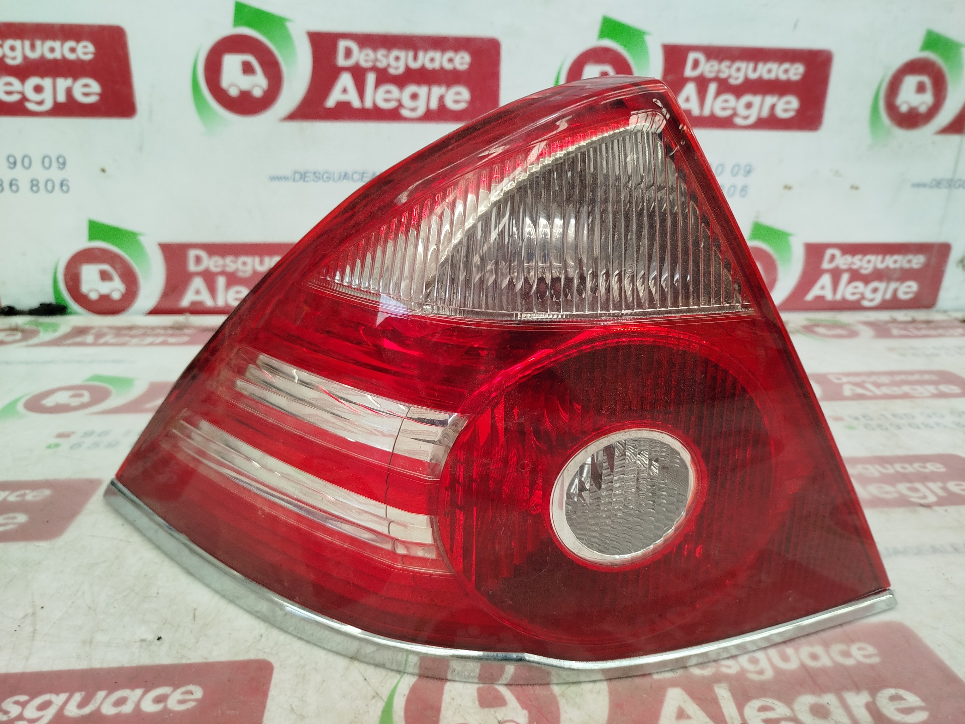 FORD Mondeo 3 generation (2000-2007) Rear Left Taillight 11A432B 24860243