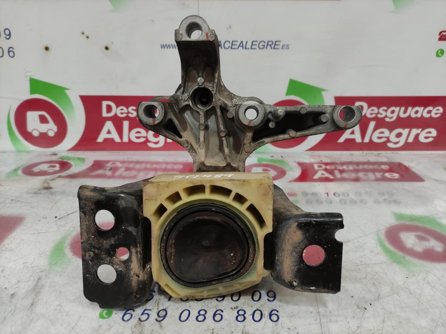 DACIA Duster 1 generation (2010-2017) Other Engine Compartment Parts 112845638R 24802454