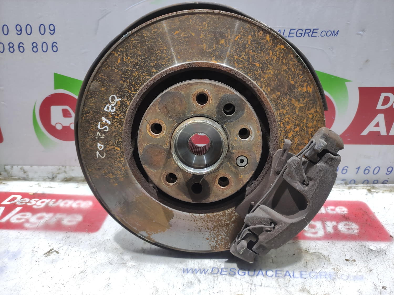 OPEL Meriva 2 generation (2010-2020) Front Left Wheel Hub 132620 24801180