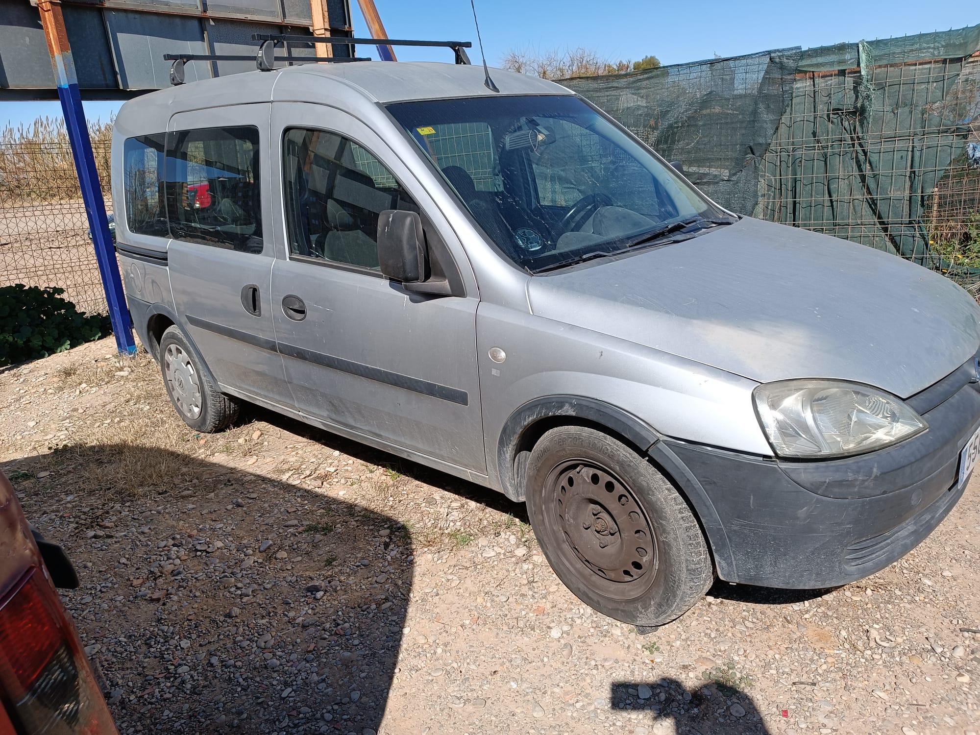 OPEL Combo C (2001-2011) Vasemman puolen siipipeili 24807171