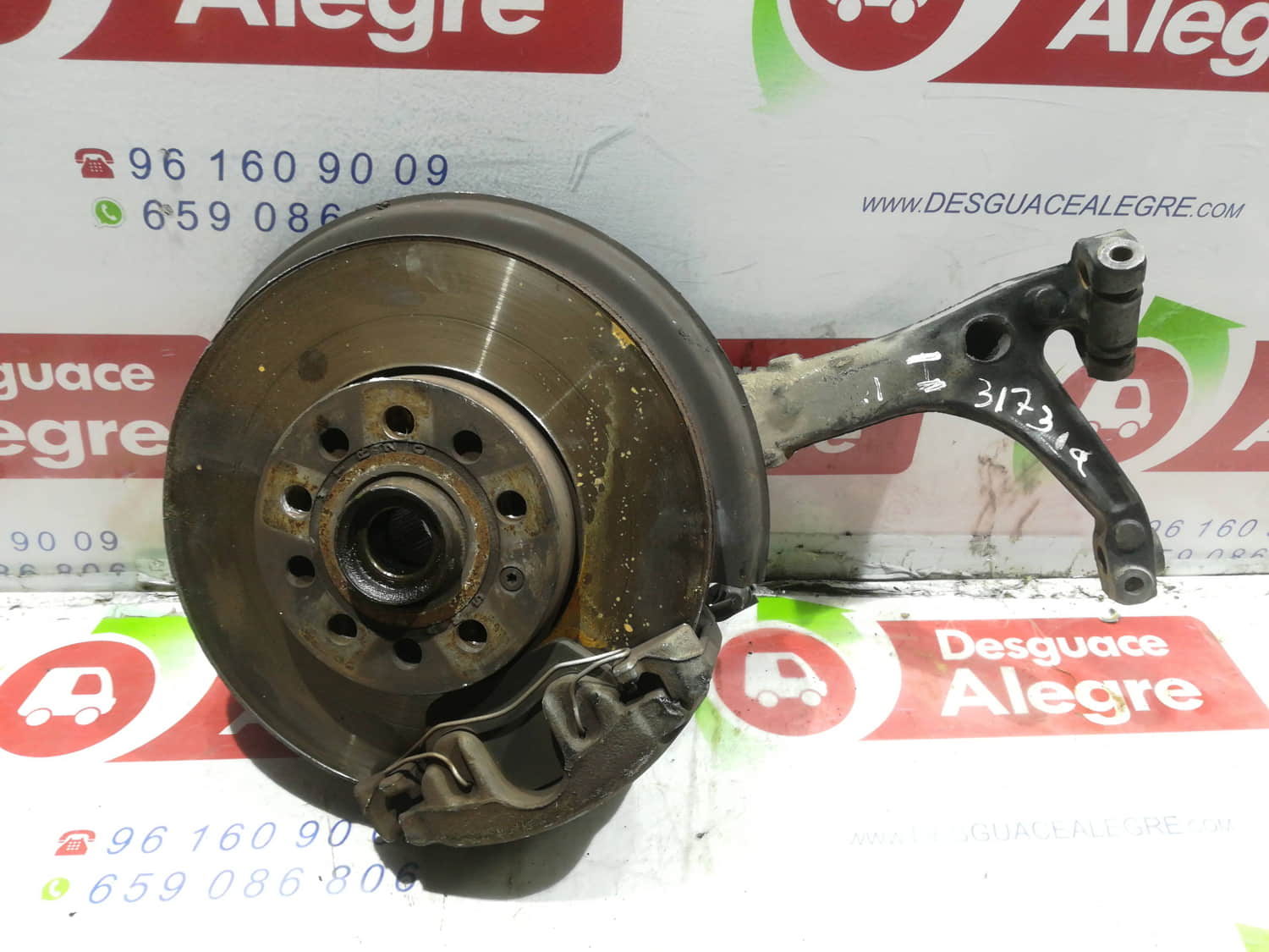 SKODA Superb 1 generation (2001-2008) Front Left Wheel Hub 8D0407257 24798546