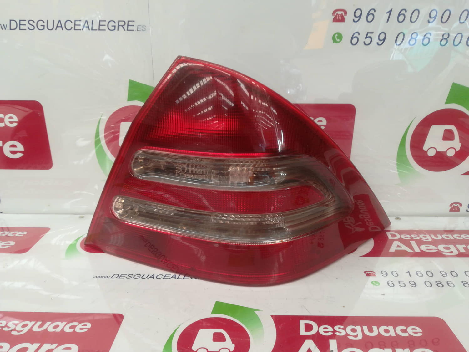 MERCEDES-BENZ C-Class W203/S203/CL203 (2000-2008) Rear Right Taillight Lamp 2038200264 24800411