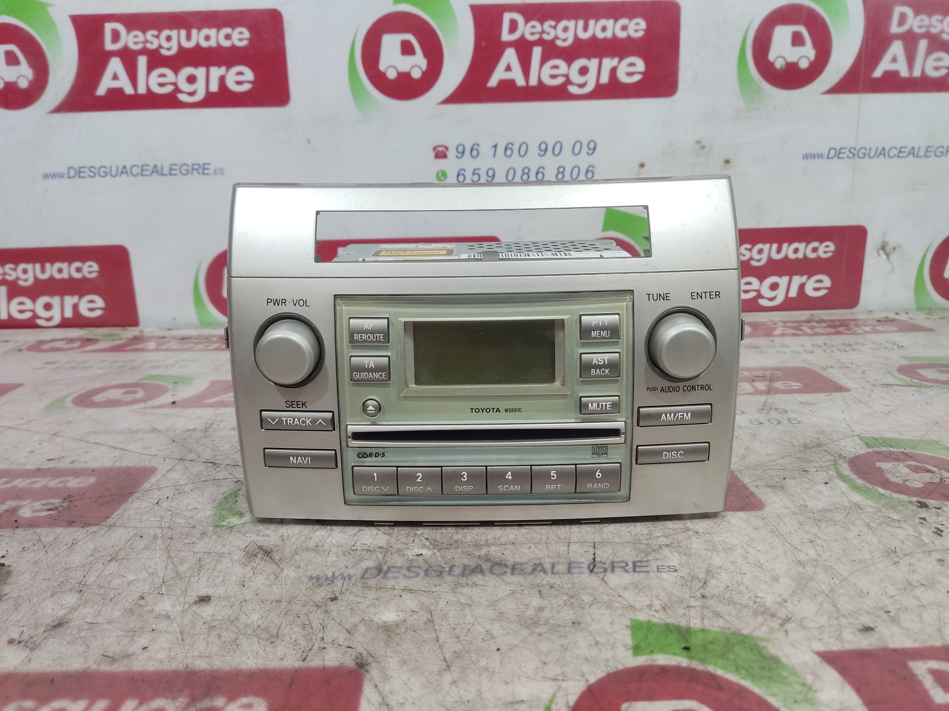 TOYOTA Corolla Verso 1 generation (2001-2009) Music Player Without GPS 861200F010 24859613