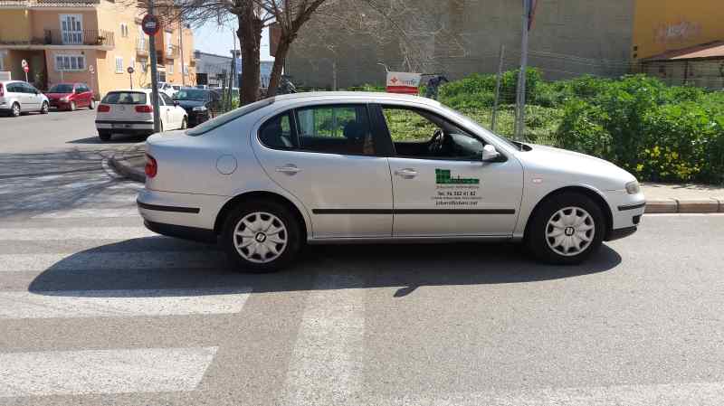 SEAT Toledo 2 generation (1999-2006) Priekšējais kreisais spārns 1M0821021 24824230