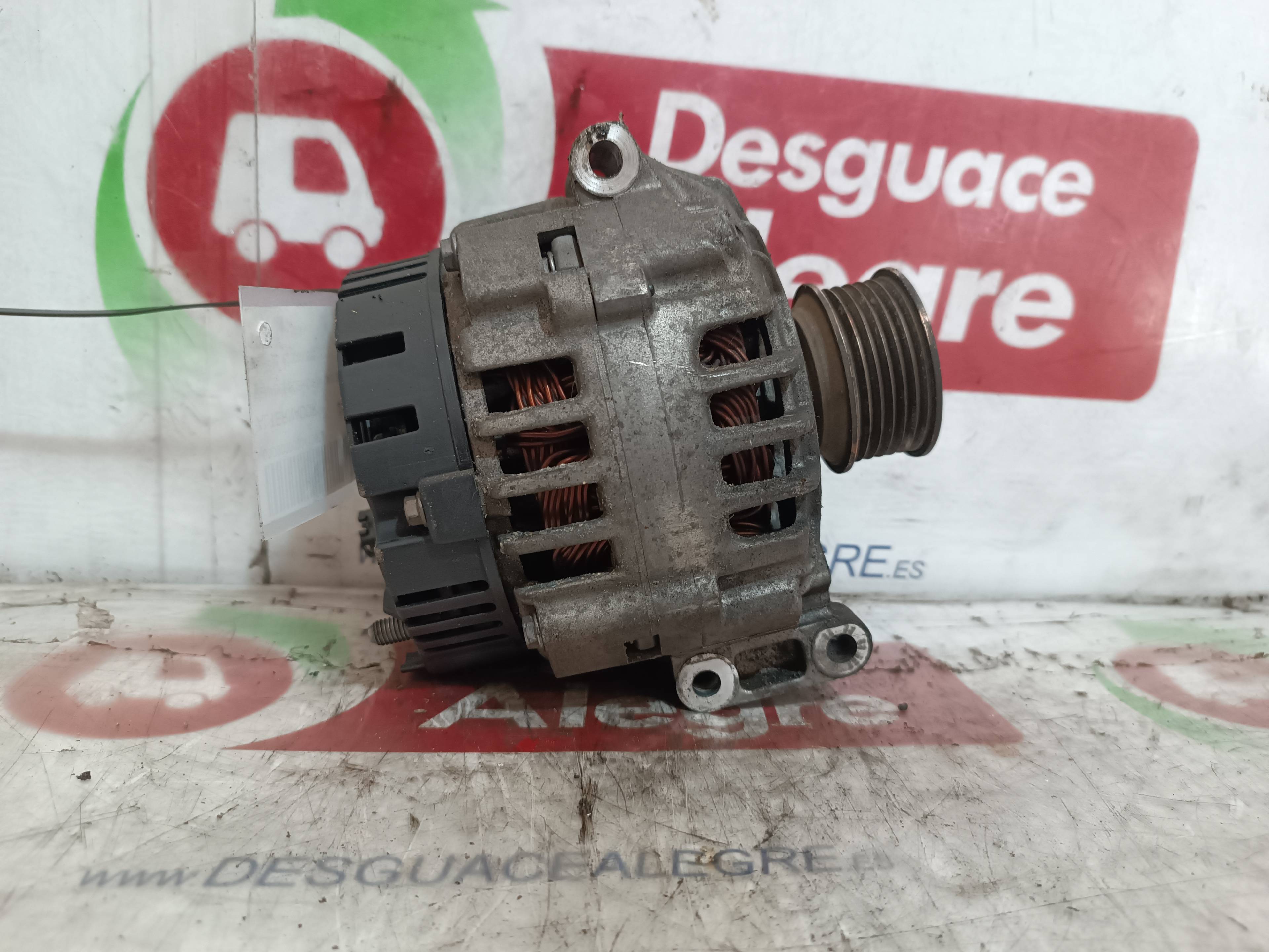 RENAULT Tiguan 1 generation (2007-2017) Alternator 8200030635 24811668