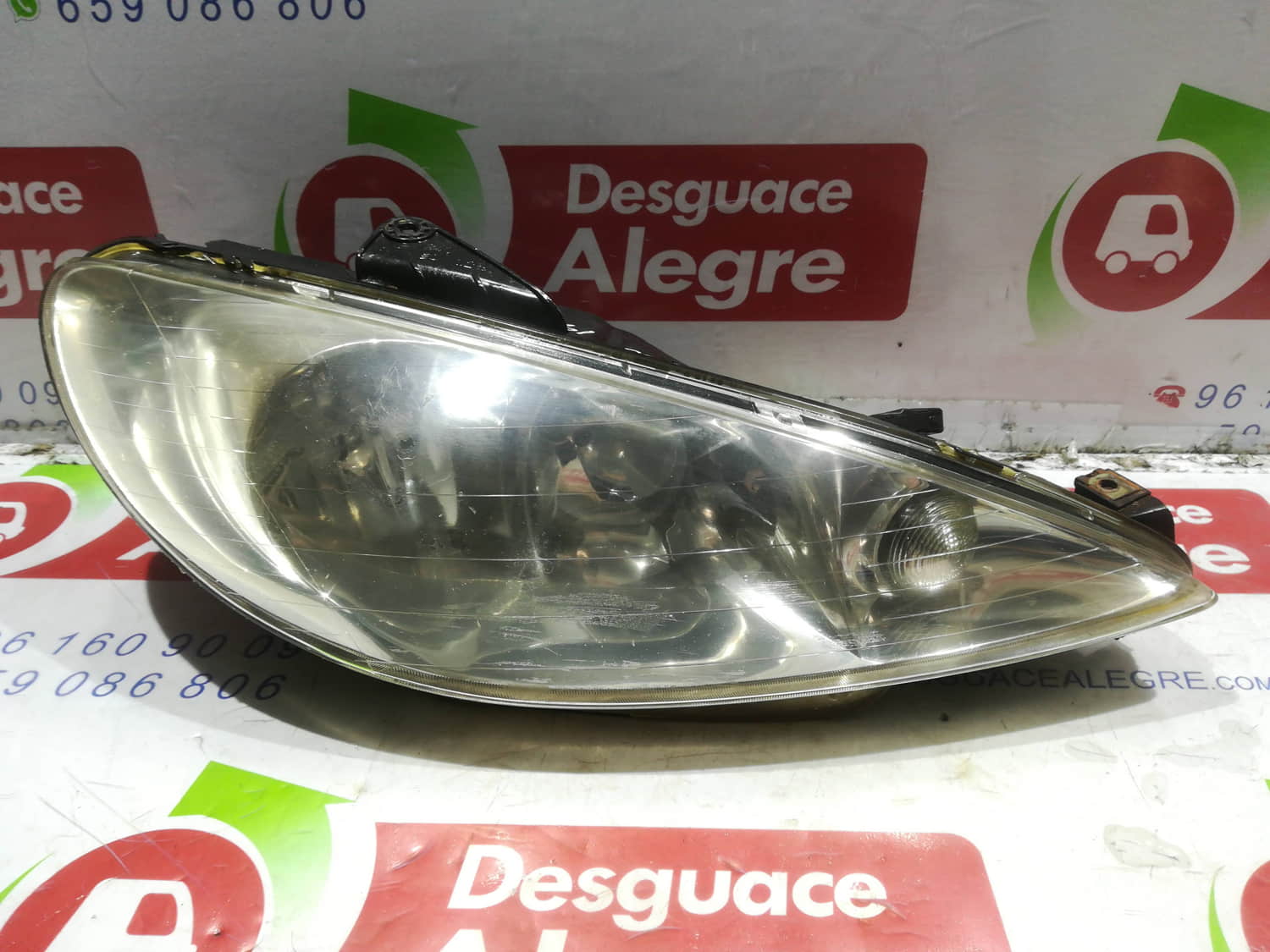 RENAULT Front Right Headlight 9628666780 24798948