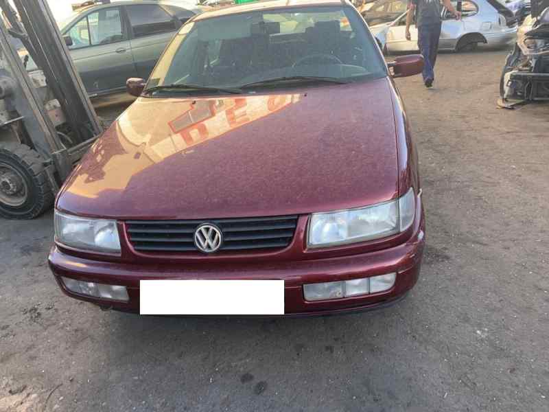 VOLKSWAGEN Passat B3 (1988-1993) Фонарь задний правый 3A5945112 24792675