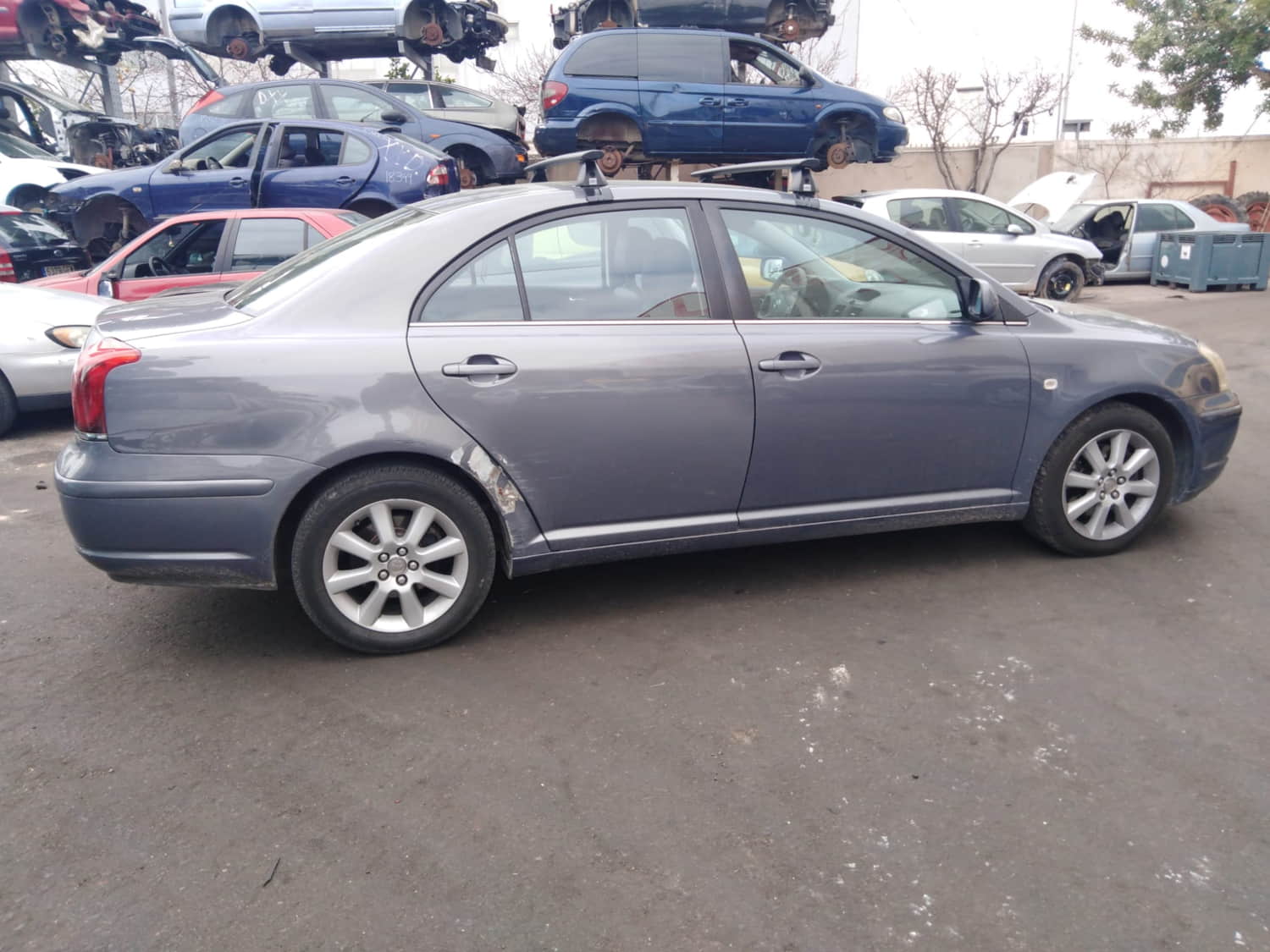 TOYOTA Avensis 2 generation (2002-2009) Galinių kairių durų stiklo pakelėjas 999060101 24804437