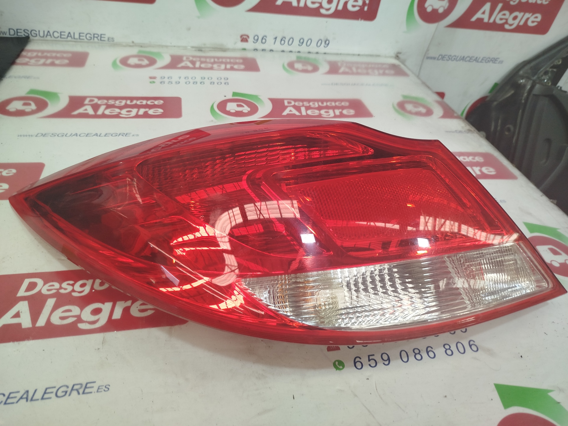 MERCEDES-BENZ A-Class W176 (2012-2018) Rear Left Taillight 168348 25991825