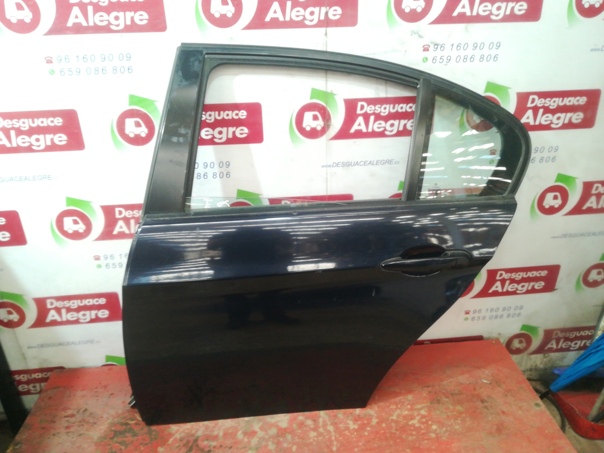 BMW 3 Series E90/E91/E92/E93 (2004-2013) Rear Left Door 24811889