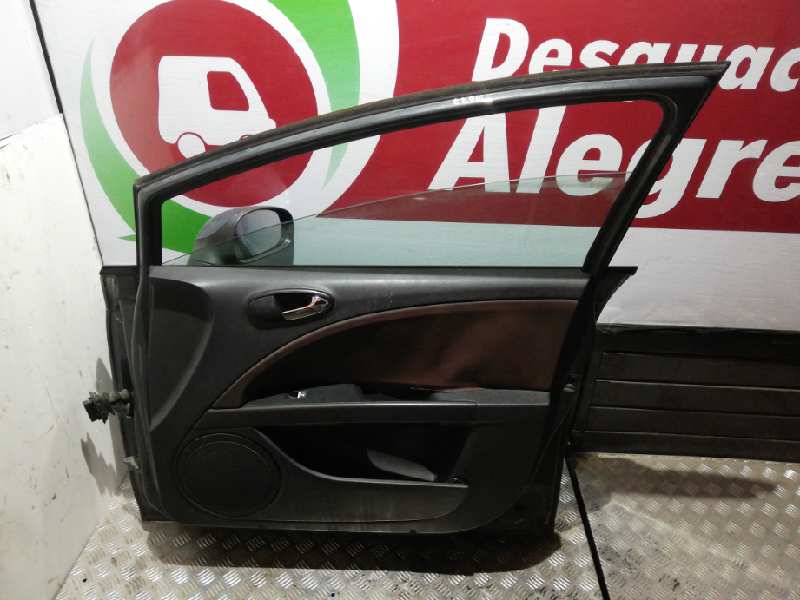 SEAT Leon 2 generation (2005-2012) Priekšējās labās durvis 1P0831056A 24793529