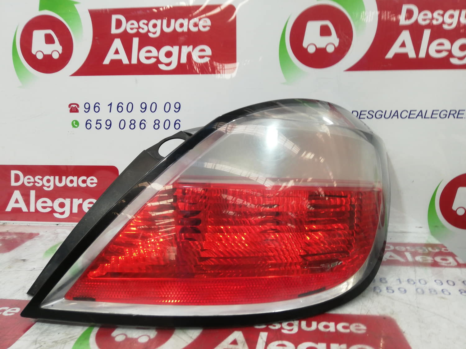 OPEL Astra J (2009-2020) Rear Right Taillight Lamp 24451837 24802034