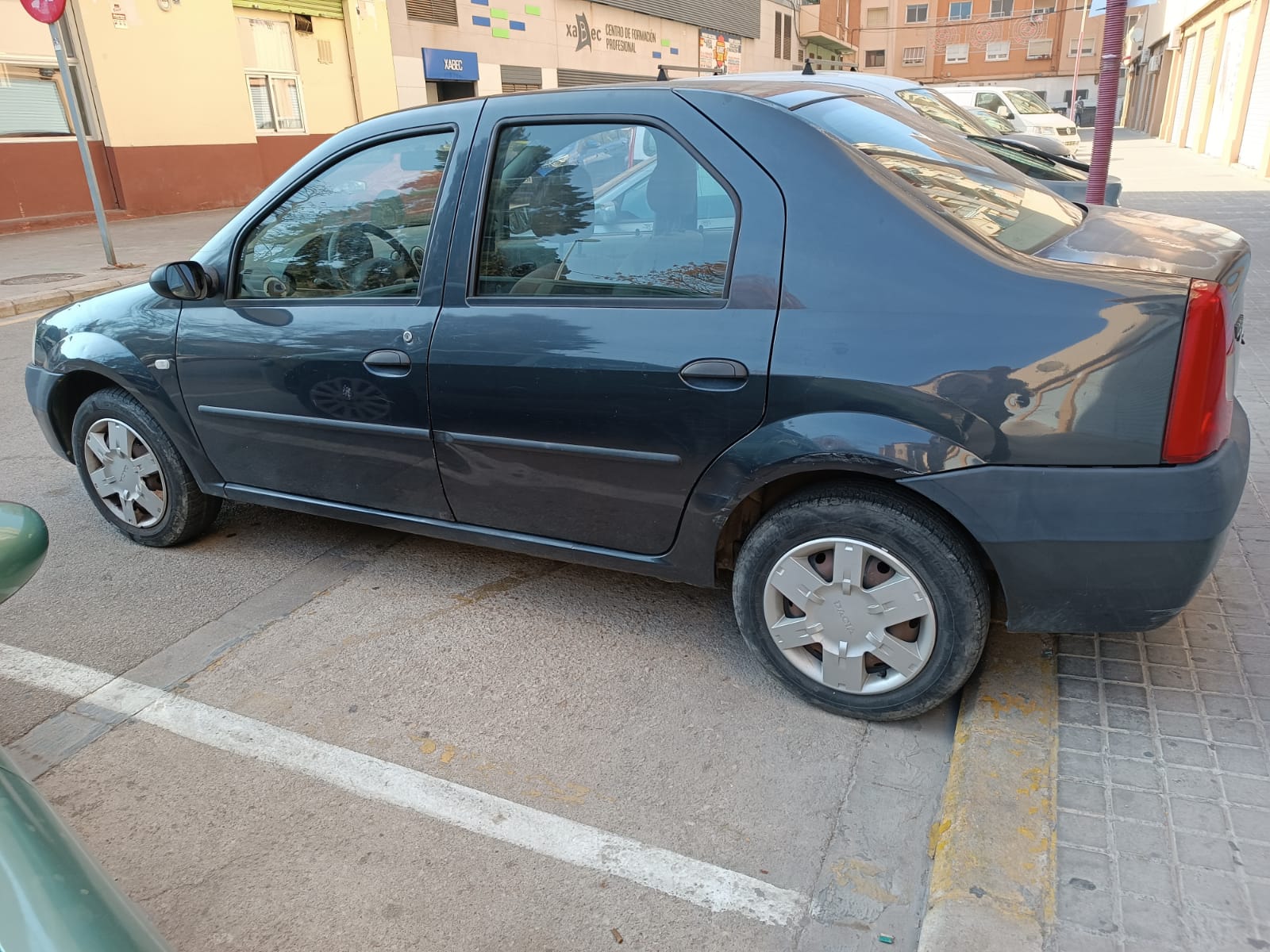 DACIA Logan 1 generation (2004-2012) Forreste venstre dør indvendige håndtagsramme 7700830078 25991628