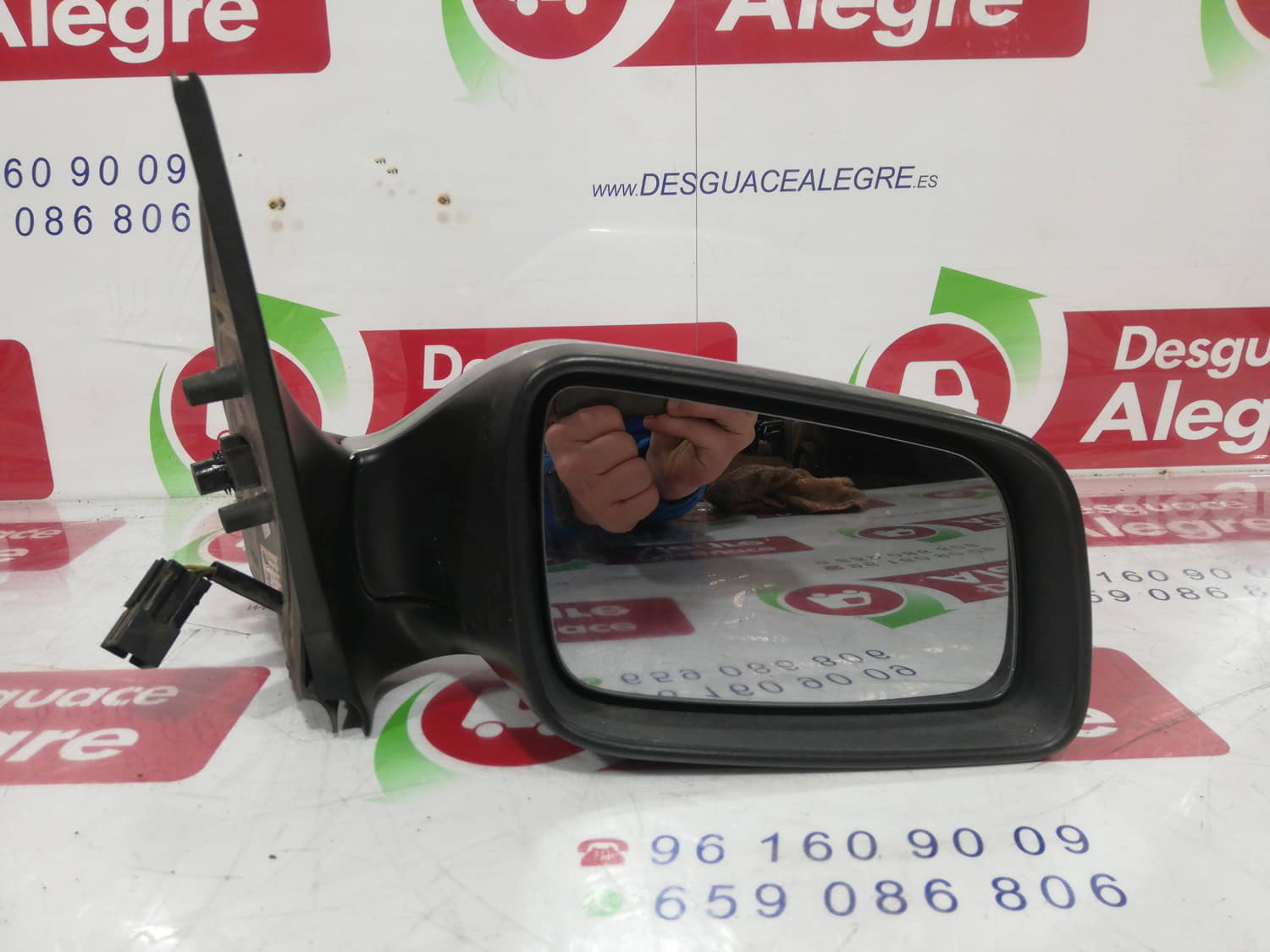 OPEL Astra H (2004-2014) Зеркало передней правой двери 259504 24801635