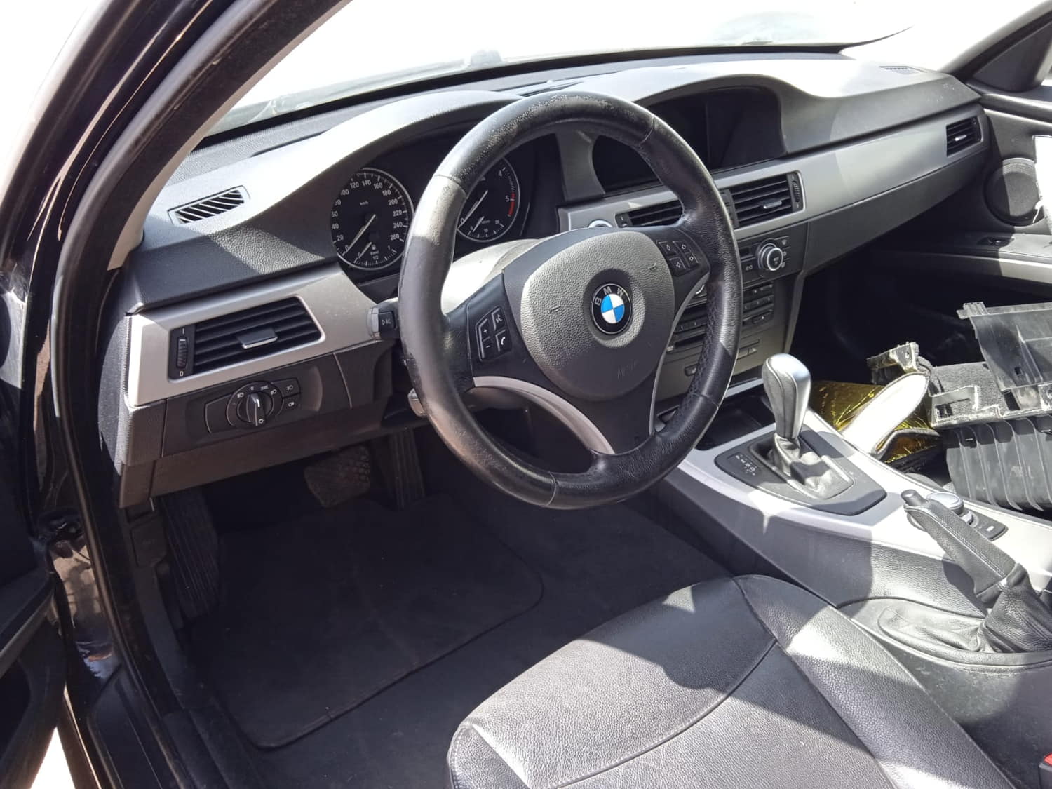 BMW 3 Series E90/E91/E92/E93 (2004-2013) Priekinių dešinių durų stiklo pakelėjas 7060266 24803257