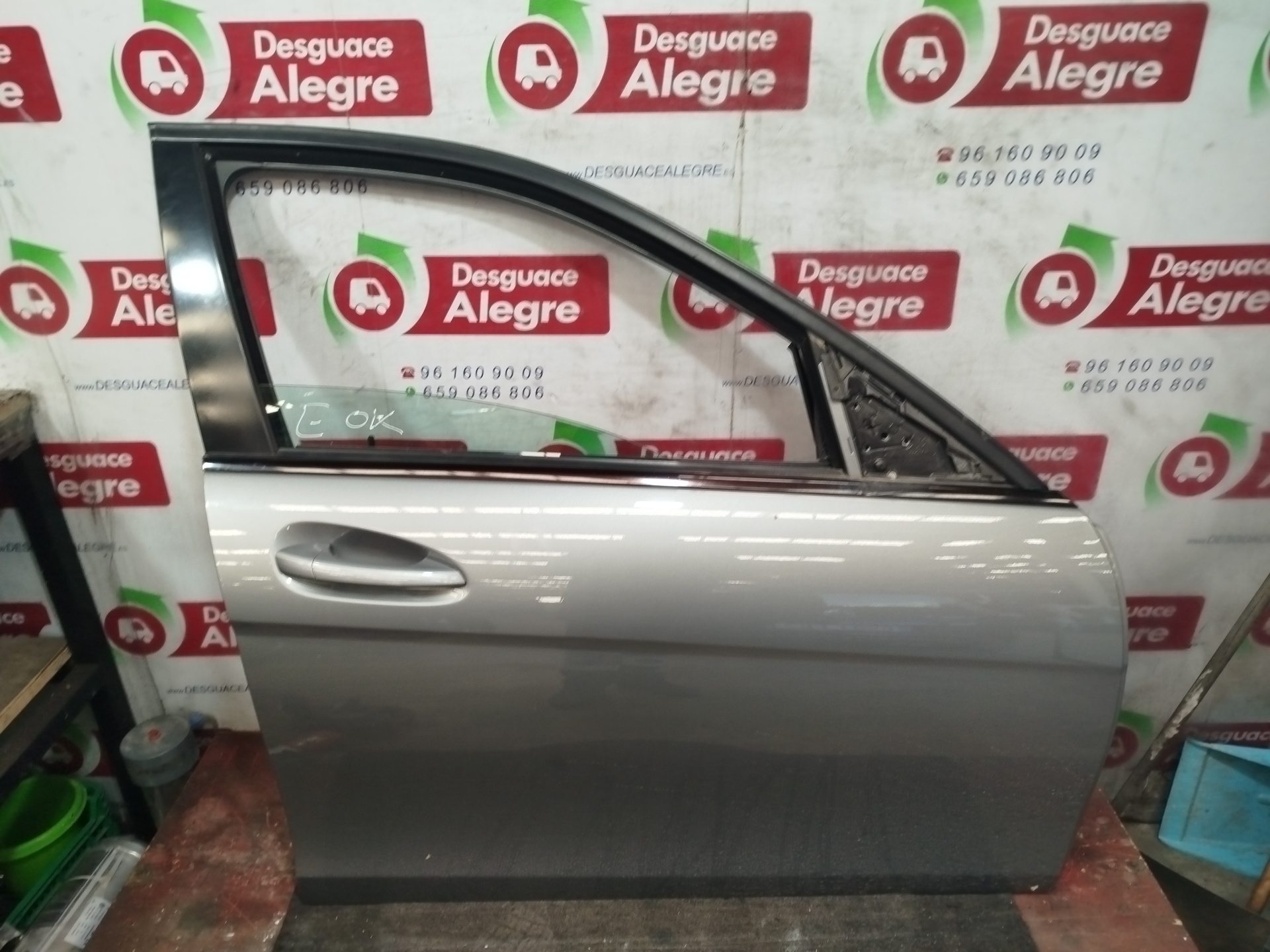 MERCEDES-BENZ C-Class W204/S204/C204 (2004-2015) Front Right Door 25351503