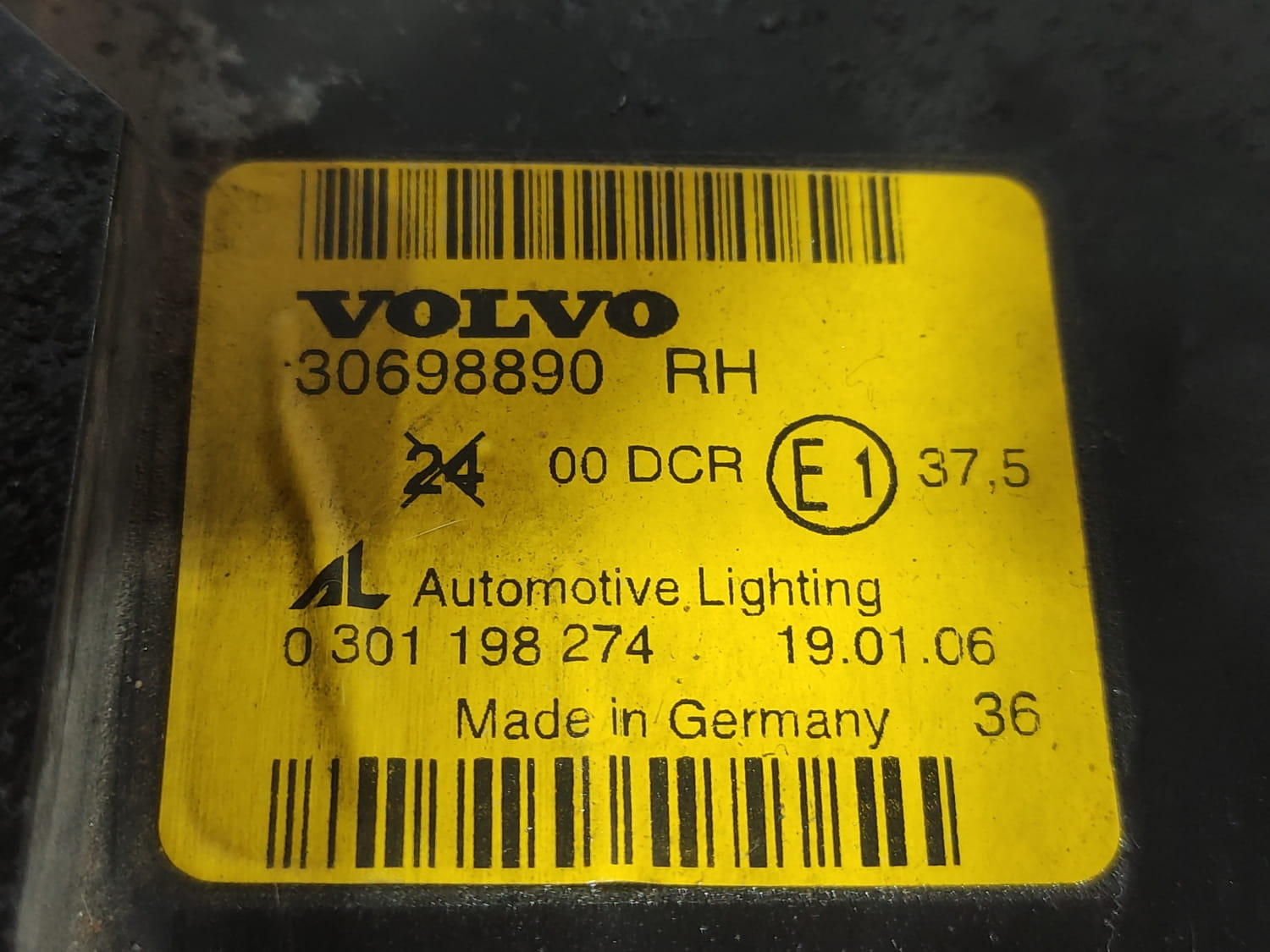 VOLVO V50 1 generation (2003-2012) Fram höger strålkastare 30698890 24806742