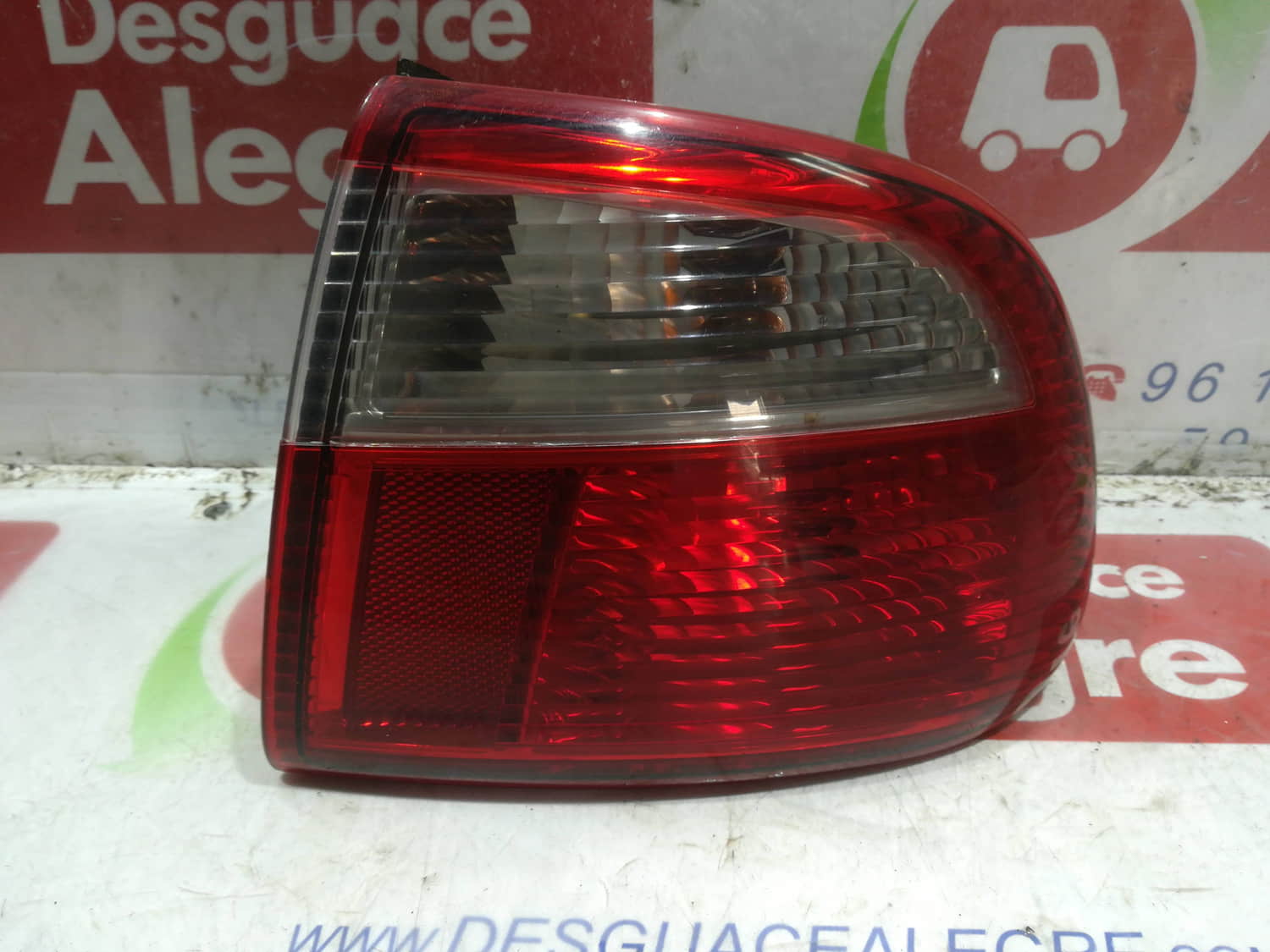 SEAT Toledo 2 generation (1999-2006) Rear Right Taillight Lamp 1M5945096B 24798456