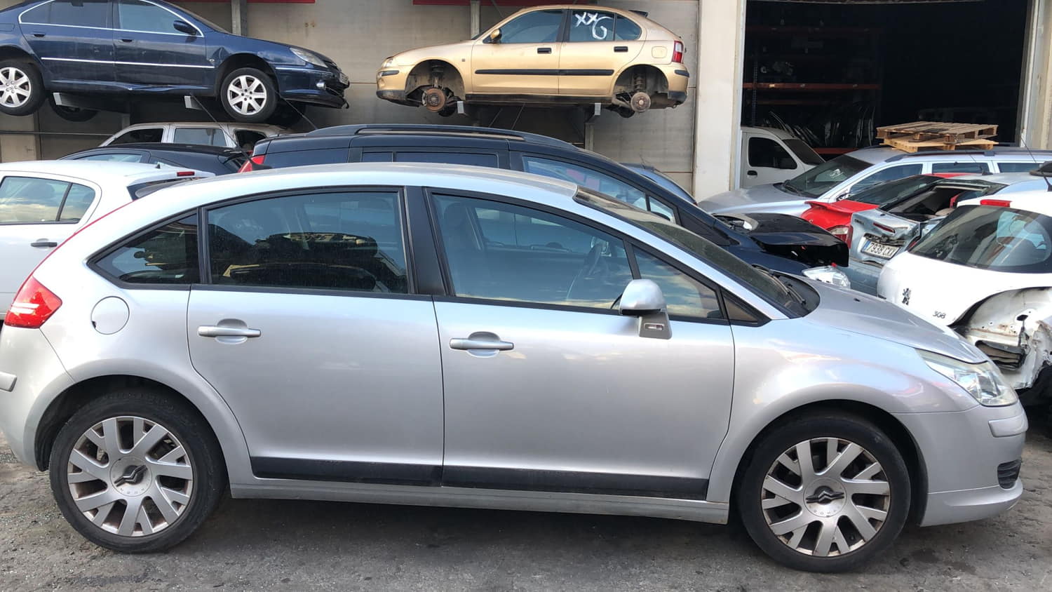 CITROËN C4 1 generation (2004-2011) Priekšējās labās durvis 9004W4 24799690