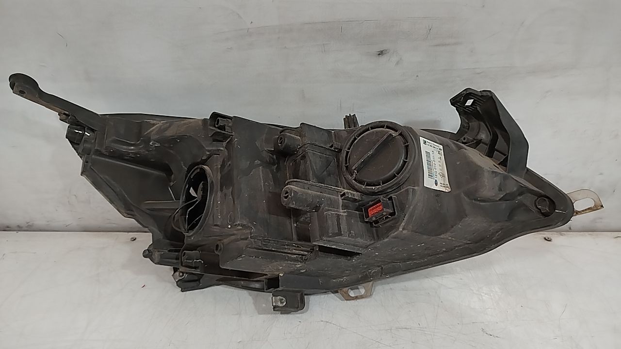 Faro izquierdo 13365290 de Opel Astra j sedán 2012-2015 110 CV - pieza usada