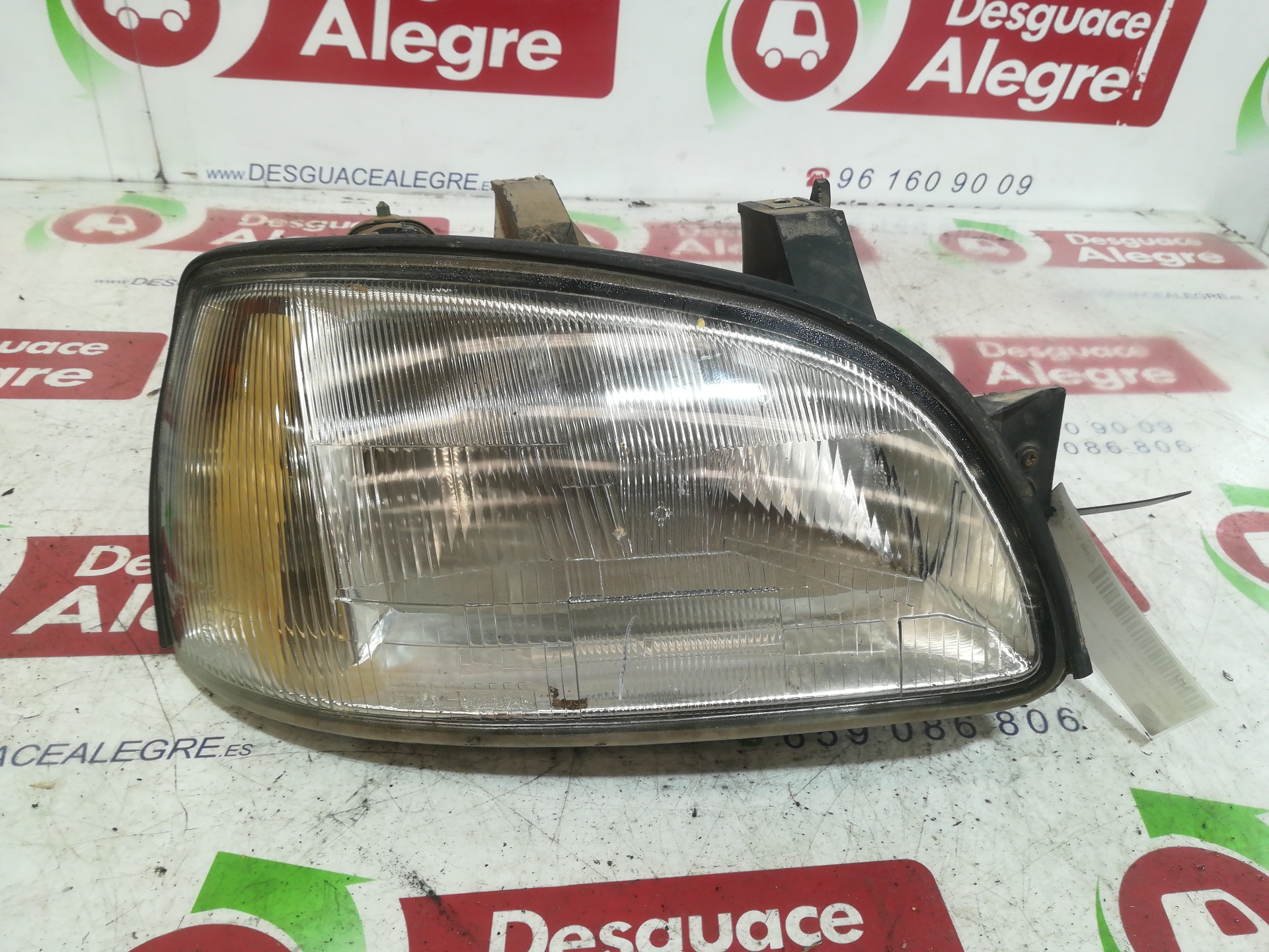 RENAULT Clio 1 generation (1990-1998) Front Right Headlight 24855305