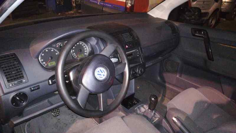 VOLKSWAGEN Polo 4 generation (2001-2009) Front Right Door 6Q3831056K 24792254