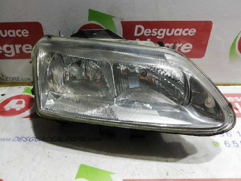 RENAULT Espace 3 generation (1996-2002) Front Right Headlight 24792066