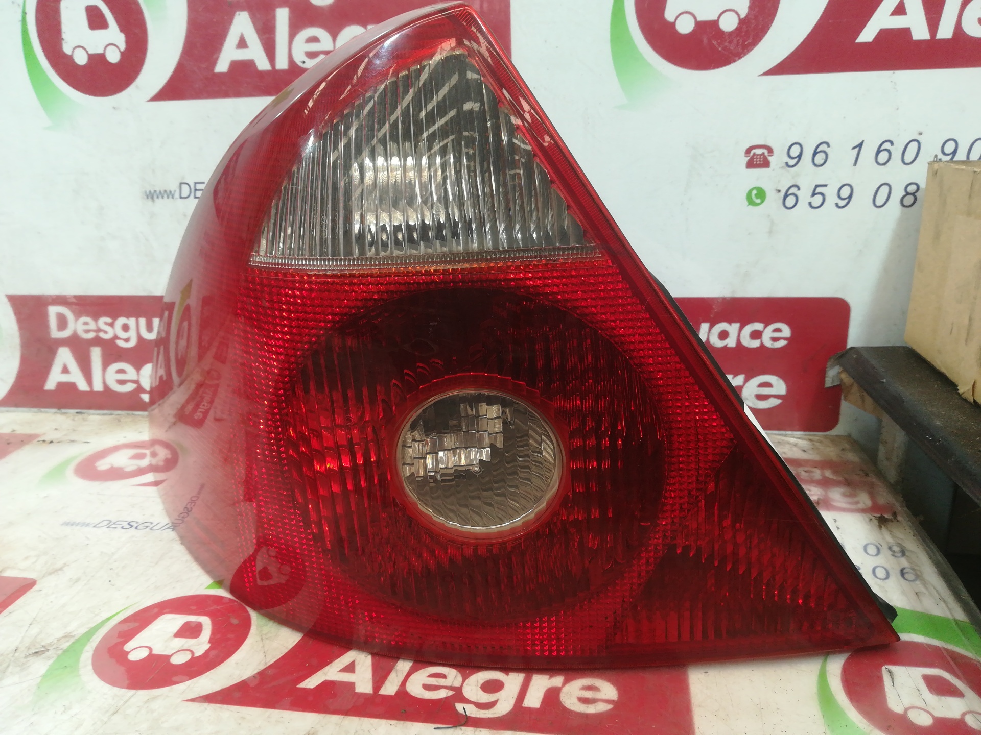 FORD Mondeo 3 generation (2000-2007) Rear Left Taillight 24810924