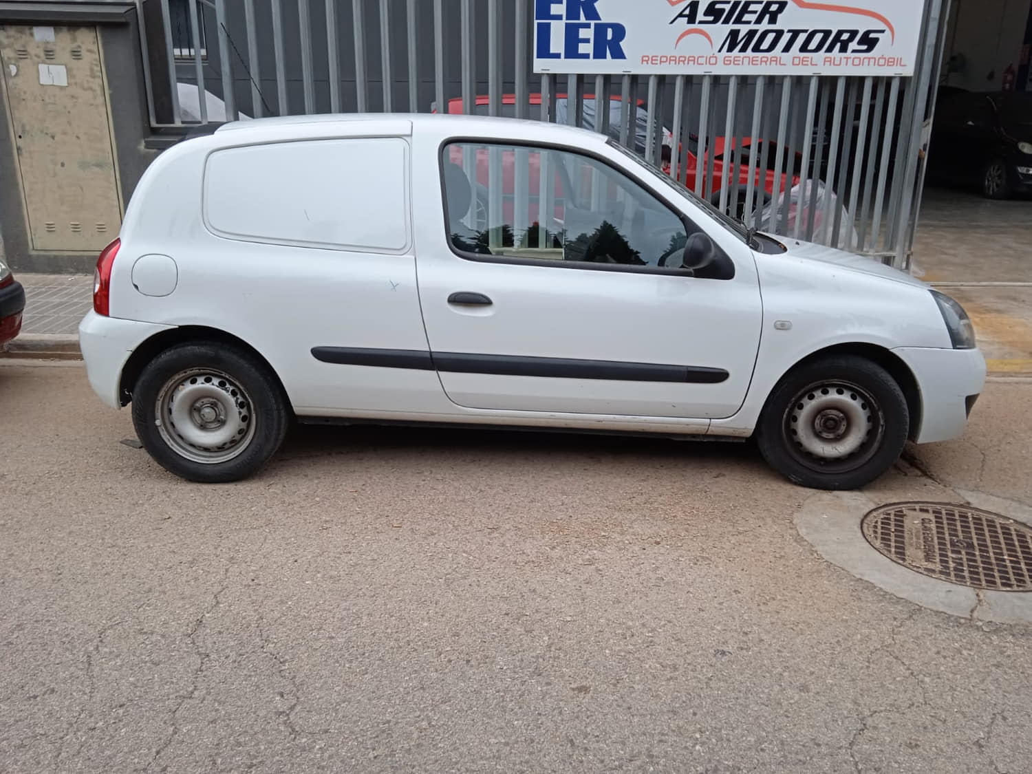 RENAULT Clio 3 generation (2005-2012) Зеркало передней правой двери 8200163302 24804790