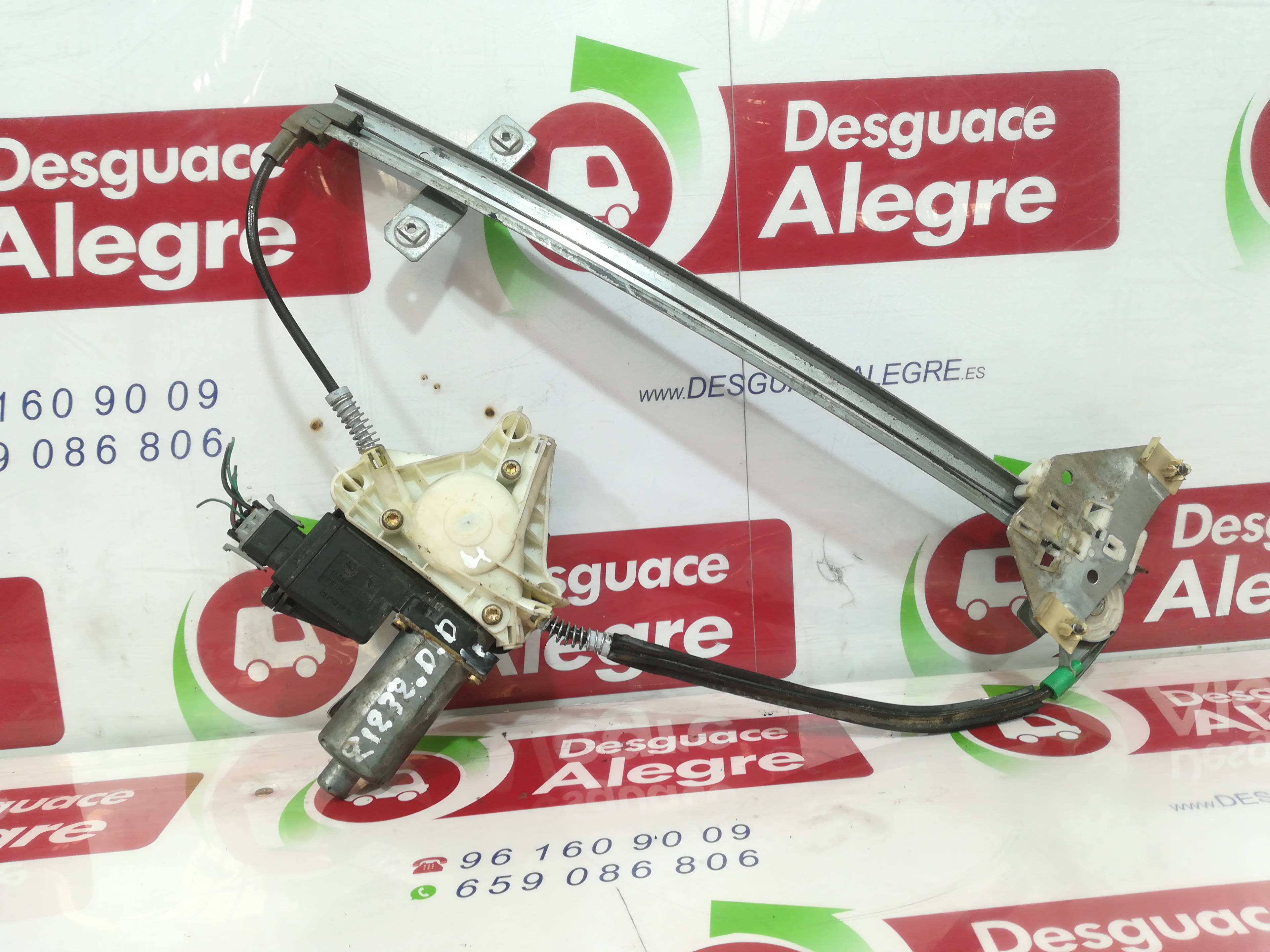 MITSUBISHI Carisma 1 generation (1995-2004) Front Right Door Window Regulator 0130821789 24808207