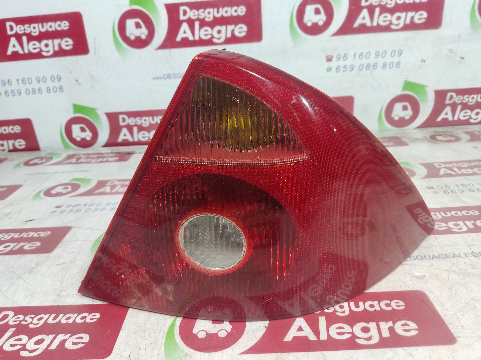 FORD Mondeo 3 generation (2000-2007) Rear Right Taillight Lamp 1S7X13N 24859321