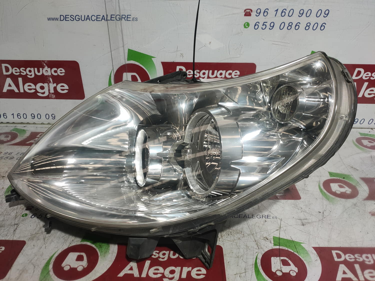 PEUGEOT Boxer 3 generation (2006-2024) Front Left Headlight 1340664080 24807567