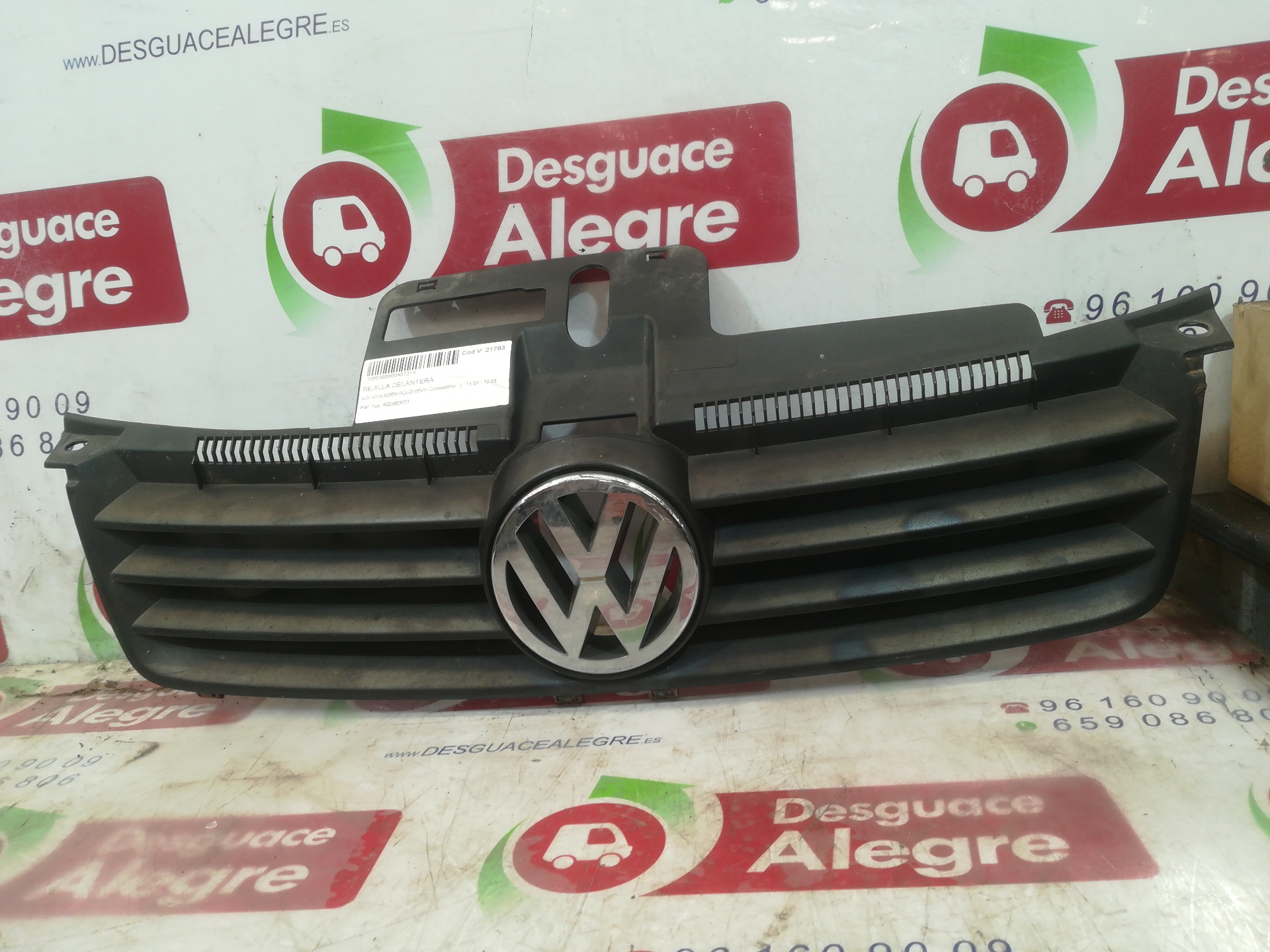 VOLKSWAGEN Polo 4 generation (2001-2009) Radiator Grille 6Q0853651 24811029