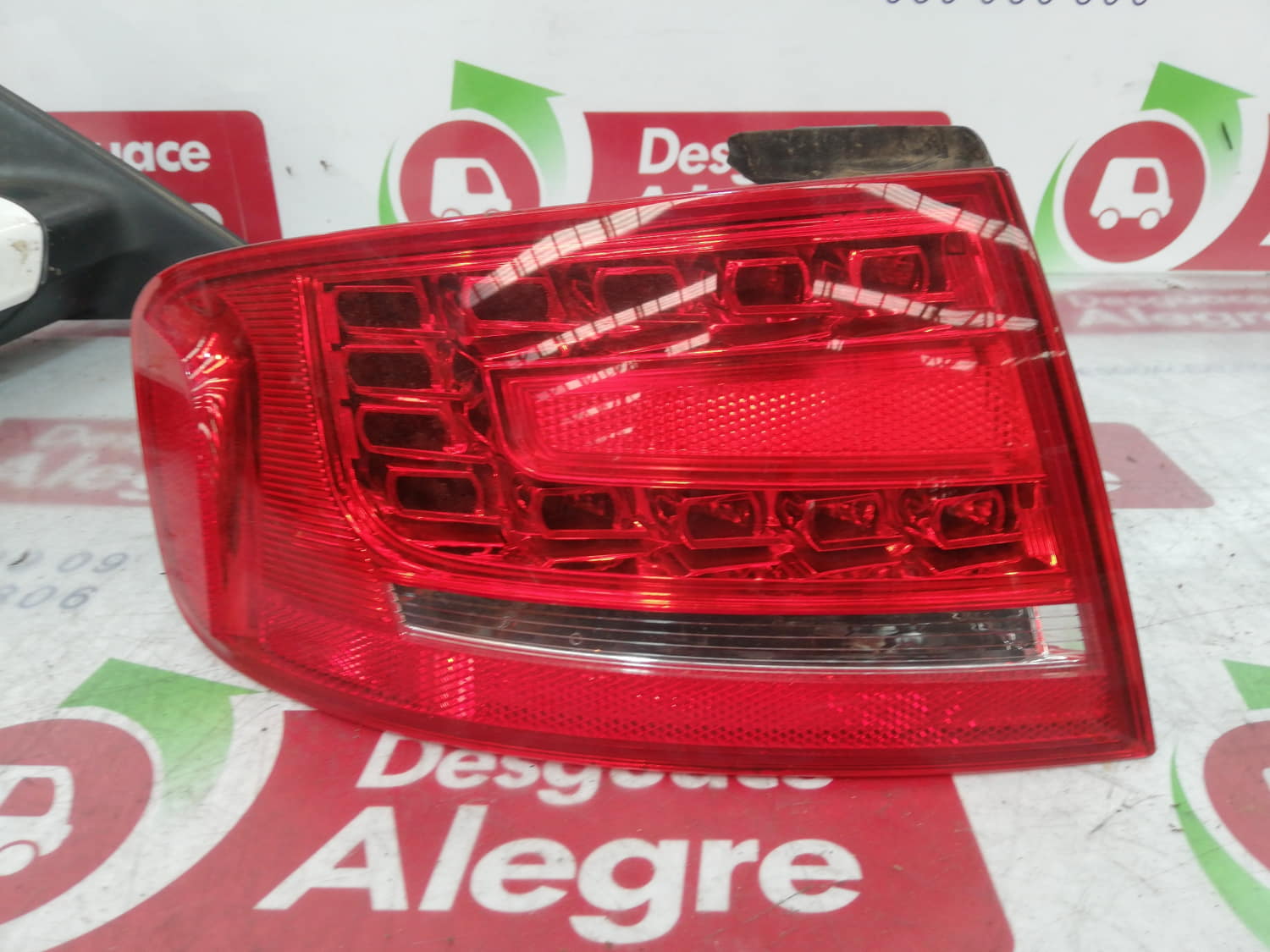 AUDI A4 B8/8K (2011-2016) Rear Left Taillight 8K5945095D 24802674