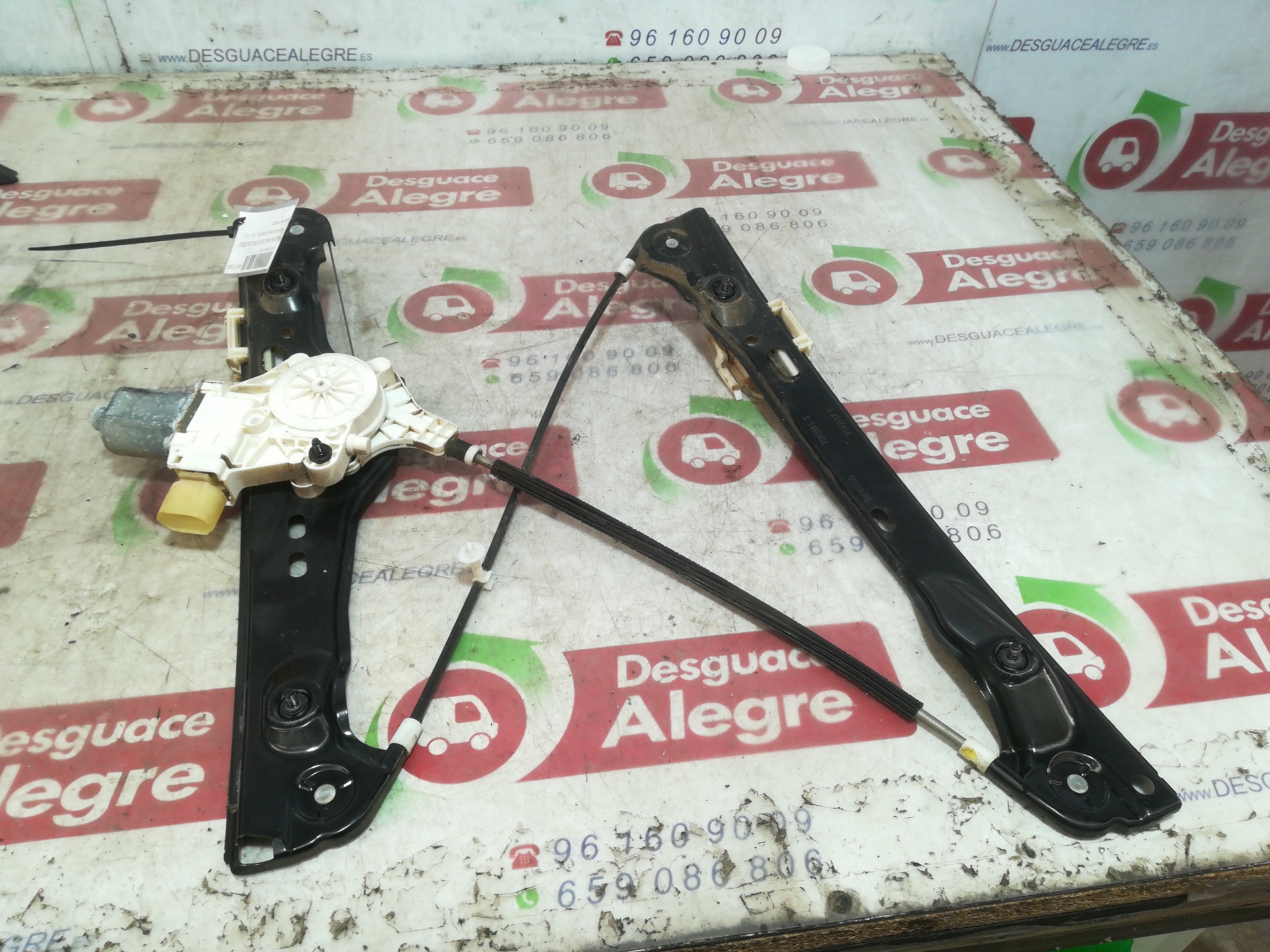 BMW 3 Series E90/E91/E92/E93 (2004-2013) Front Left Door Window Regulator 0130822226 24812073