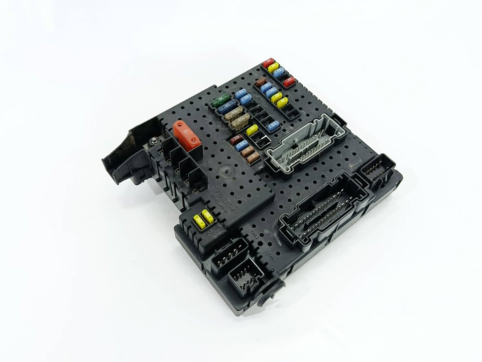 Fuse relay box 30728273 de Volvo Xc90 2002-2004 - pieza usada