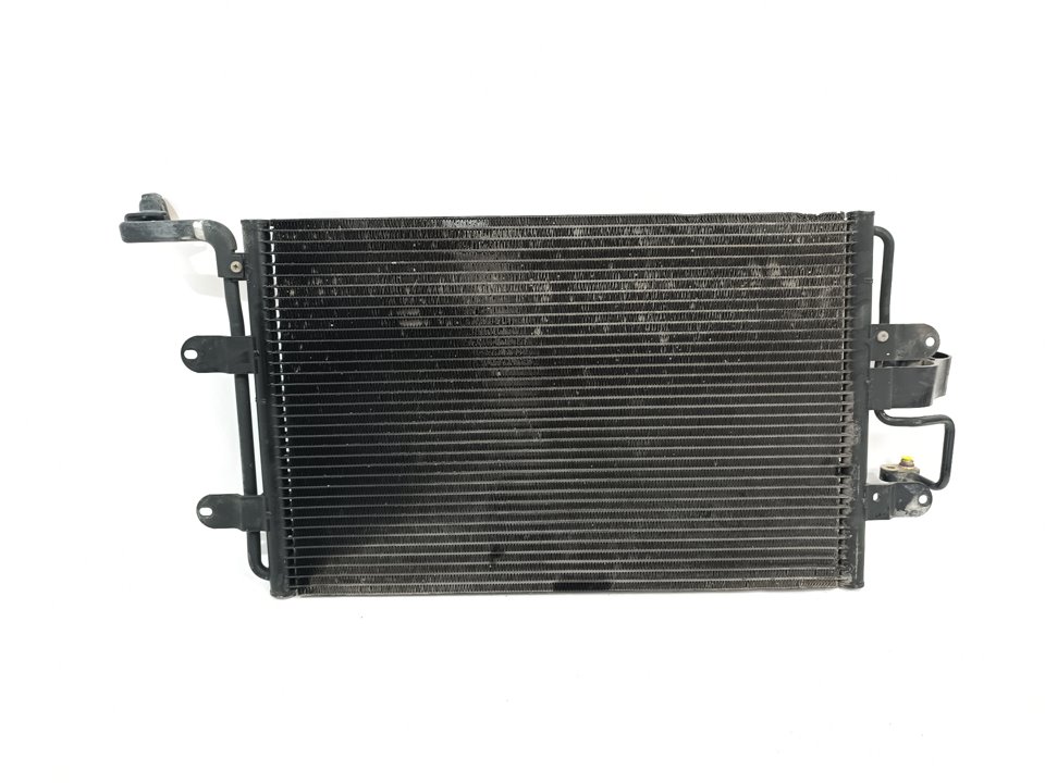 Condensador / radiador aire acondicionado AHF 4825941 de Audi A3 (8l1) 1997-2001 - pieza usada