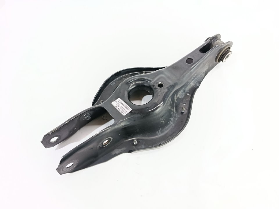 Brazo de la suspensión inferior trasero derecho 33326867540 de Bmw Serie 1 2011-2015 - pieza usada