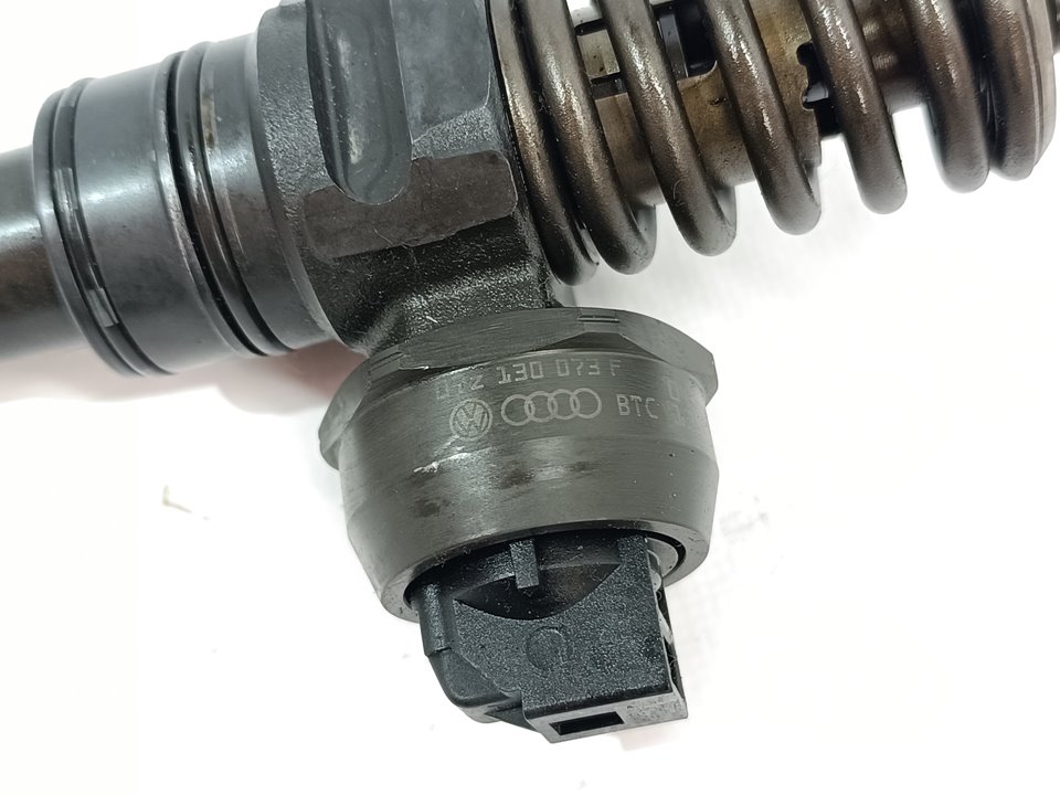 VOLKSWAGEN Форсунка 0414720210 25926694