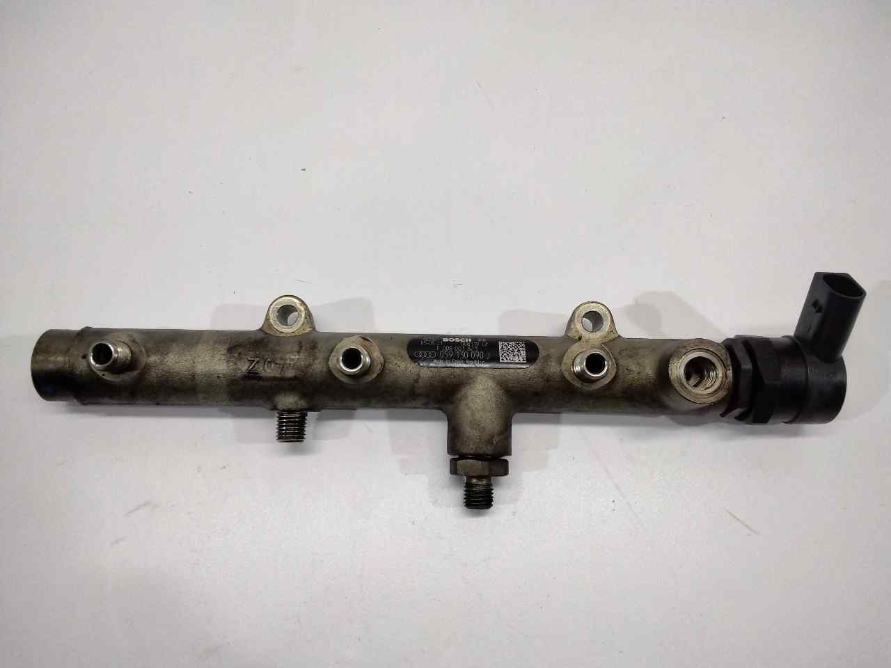 VOLKSWAGEN Touareg 1 generation (2002-2010) Fuel Rail 059130090J 19956575