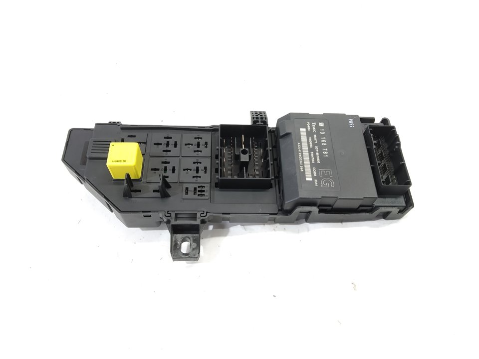 ACURA Vectra C (2002-2005) Fuse Box 13168781 20017760